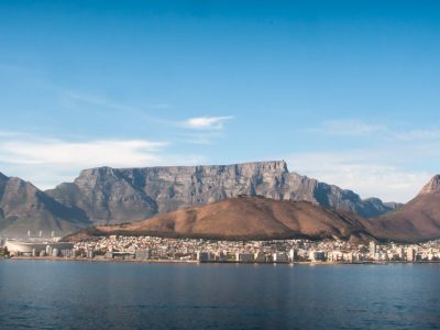 capetown-metropolitan-area-under-table-mountain